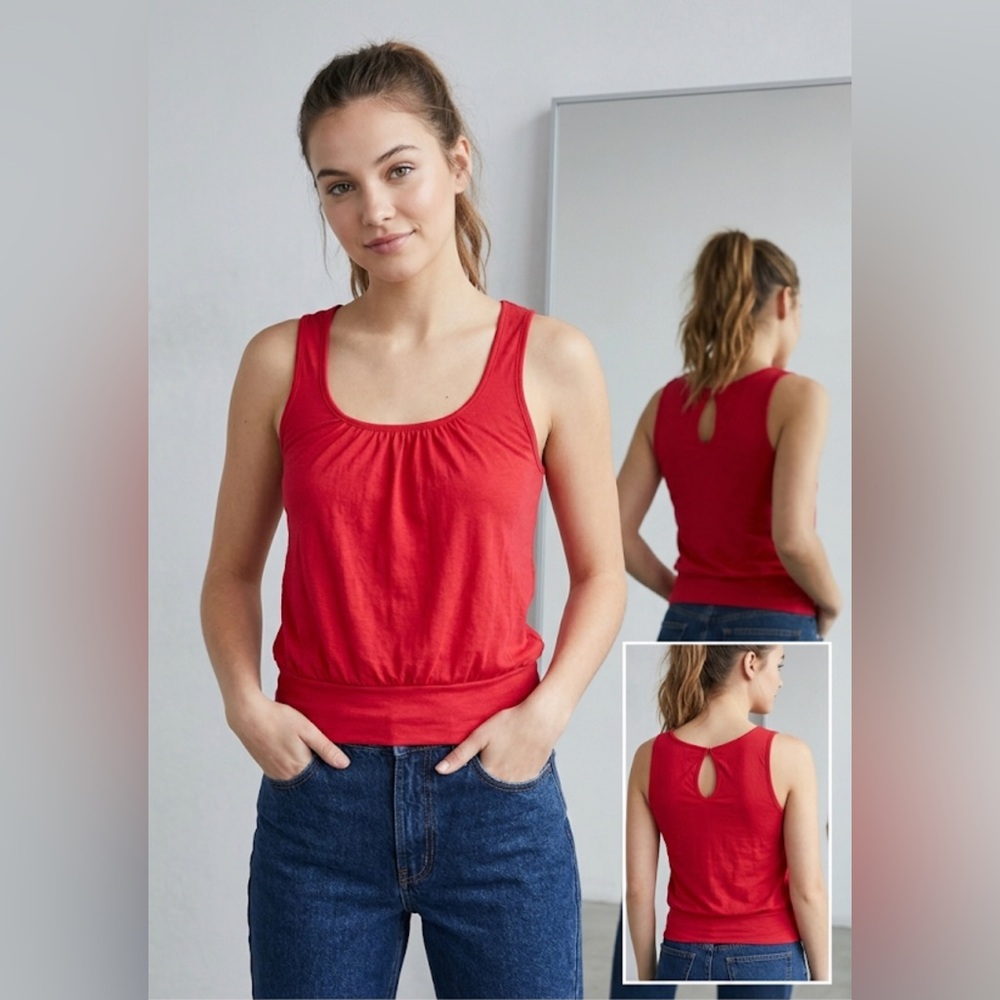 Garage | red Tank with key hole on back | size S